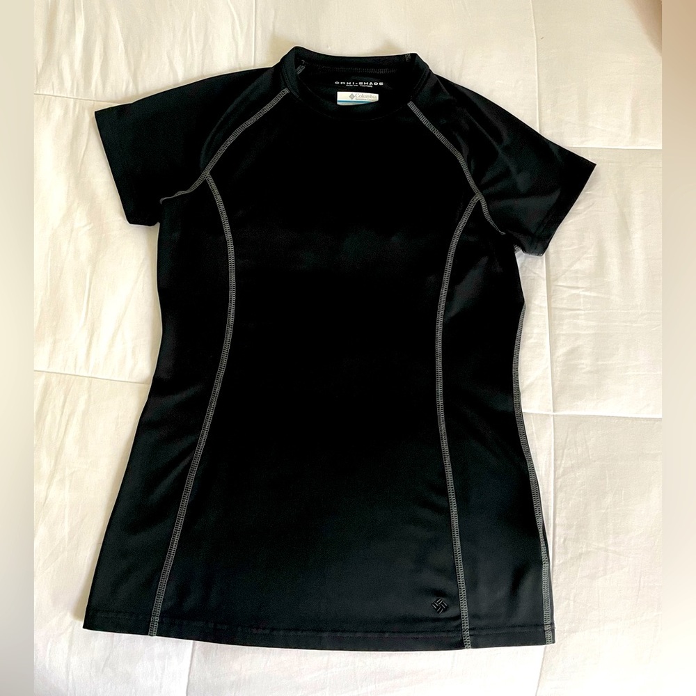 Women’s Columbia swim and sun top size medium
